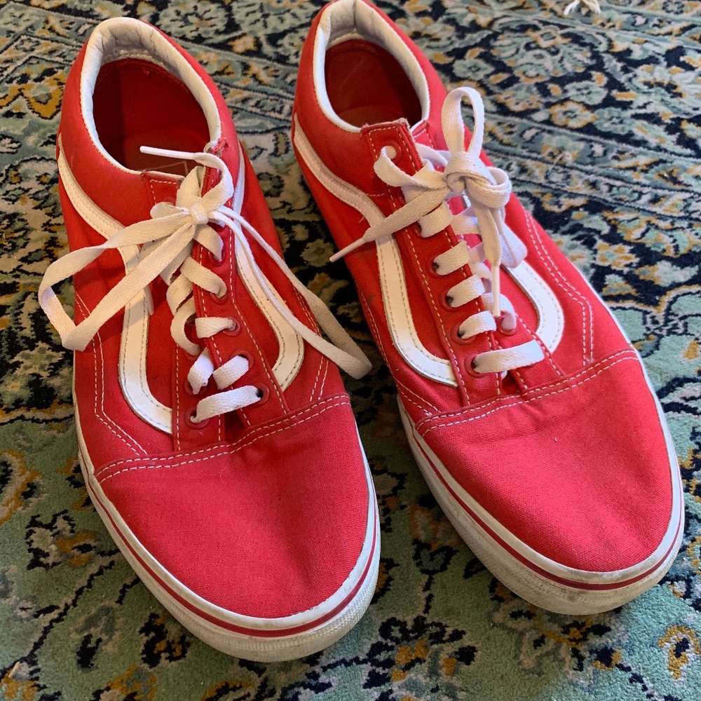 Old Skool Men's Red & White Vans Size 10